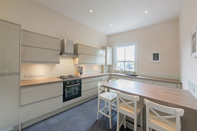 Double Room available in Battersea  Main Photo