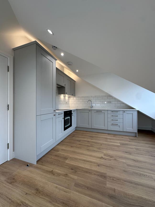 Newly Refurbished 2-Bedroom Apartment Main Photo