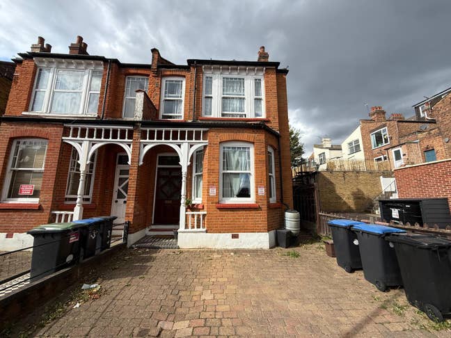 Double Bedroom N21 All Bills Included Main Photo