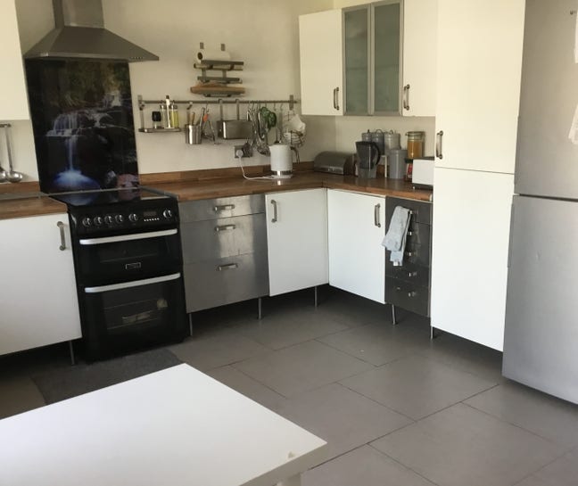 Ealing - Contemporary Double and Single  Rooms   Main Photo