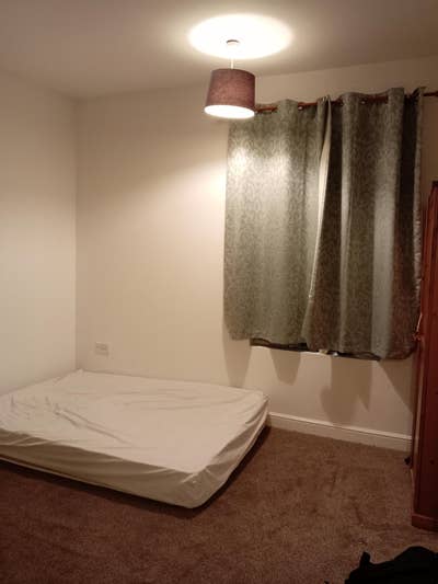 Double room for professional Female part furnished Main Photo