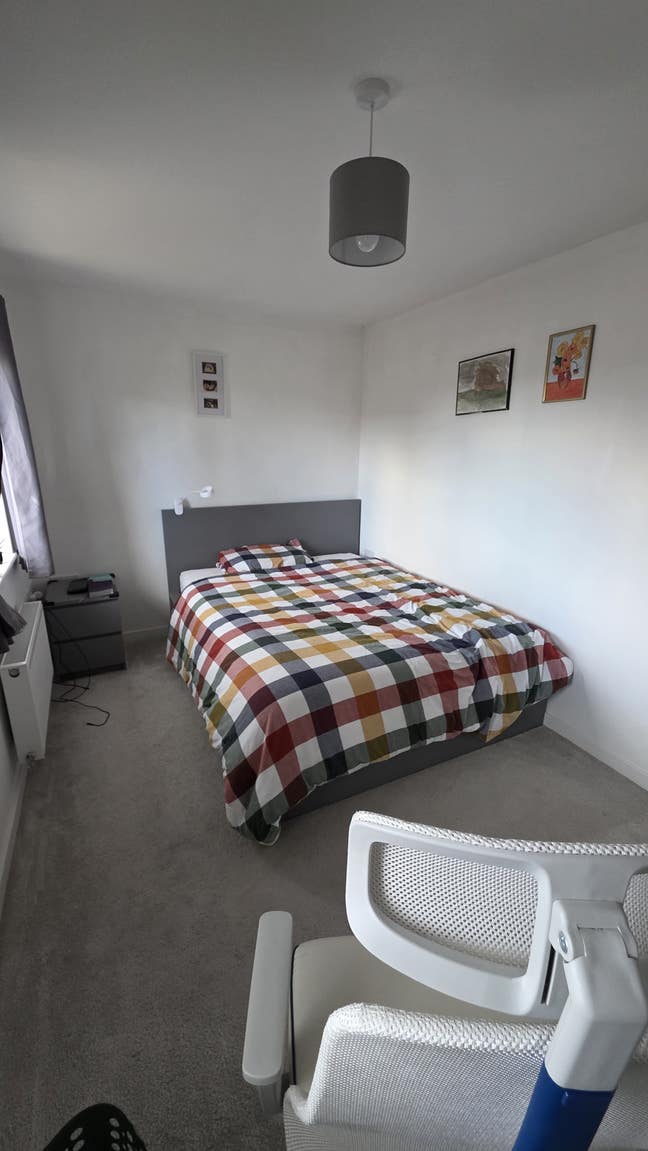 Small Double Room Furnished Main Photo