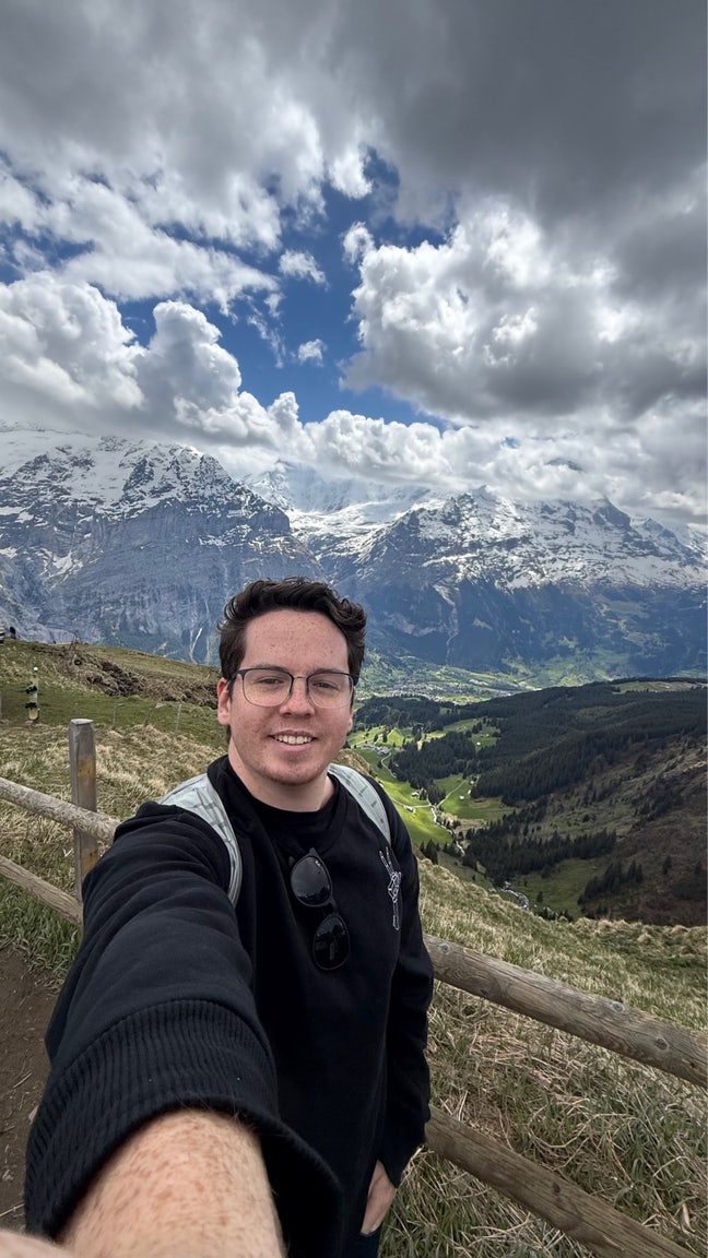 26M, full-time professional, looking for room Main Photo