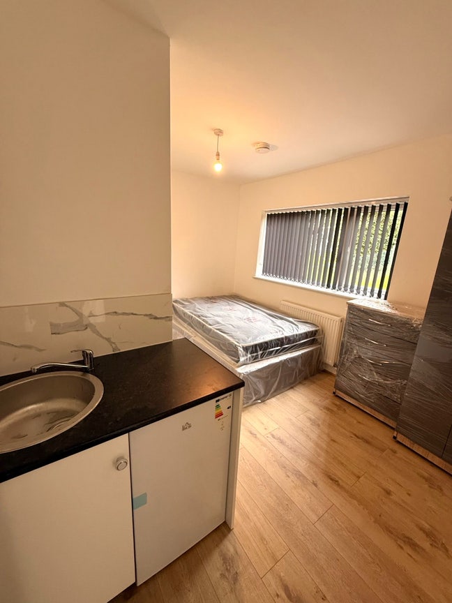 En suite rooms B36 Hodgehill BRAND NEW! Main Photo