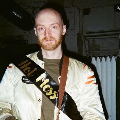 US-born professional here in Glasgow on an HP... Main Photo