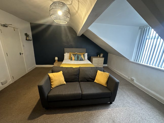 Quiet Rooms in Wallasey  Main Photo