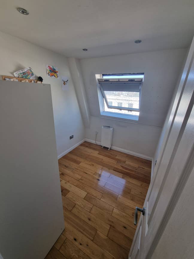 Single room in shared 2 bedroom flat Main Photo