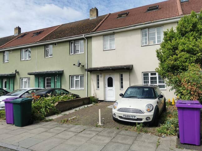 5 Bedroom House  Main Photo