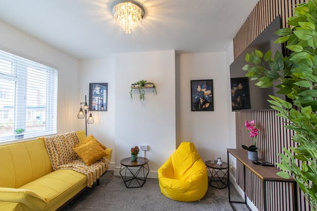 Luxury 3 Bedroom Apartment (All Bills included) Main Photo