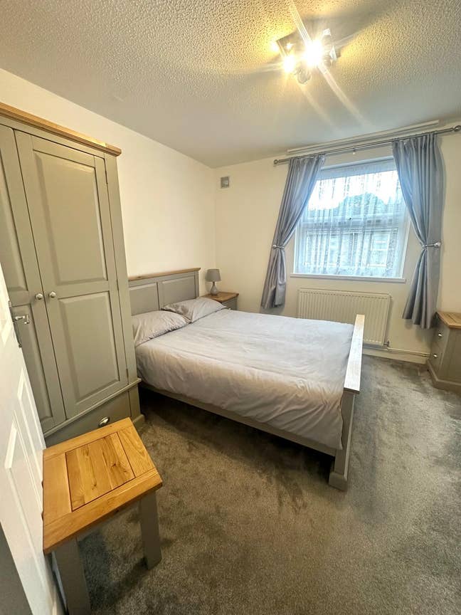 Large Stylish and Modern Room - Aldgate E1 Main Photo