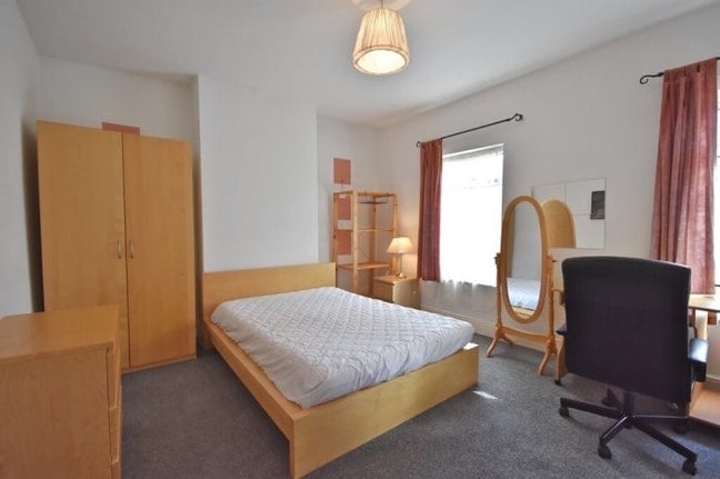 600 Furnished Room Main Photo