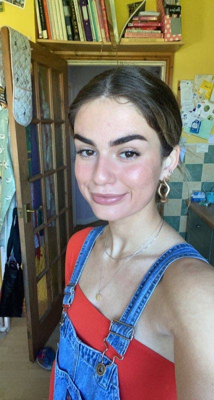 Professional Female seeks a double room Main Photo
