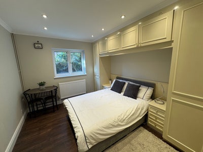 Spacious double-room in newly refurbished bungalow Main Photo