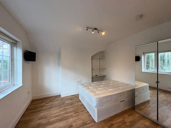 Lovely Studio in Northwood Main Photo