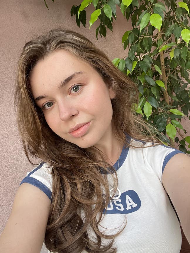 Hi! My name is Mari and I’m 26, a Business ... Main Photo