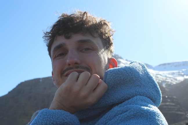 Professional male looking for a double room :) Main Photo