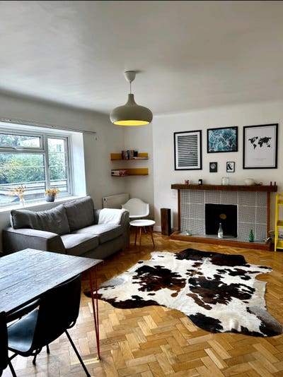 Double Bedroom in SO15.  Main Photo