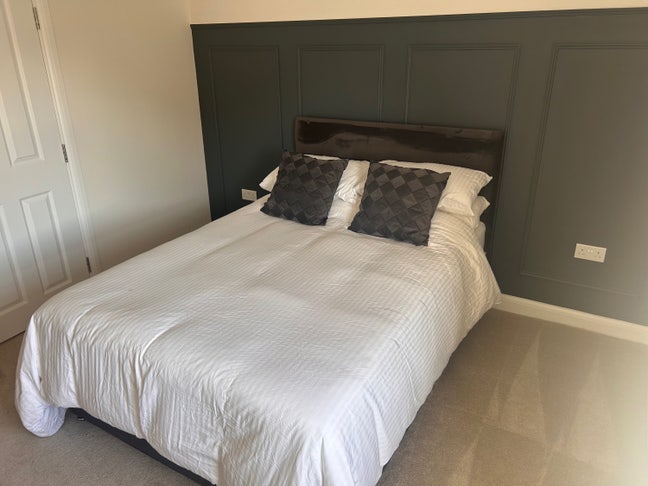 Spacious Double Room & Ensuite - Bills Inc (WF4) Main Photo