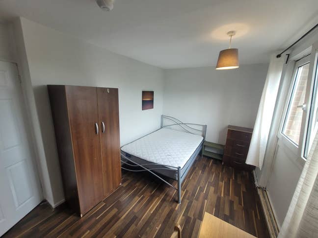 Double Room Available in a Prime Location of Bow  Main Photo
