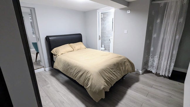 Double bedroom with ensuite  Main Photo