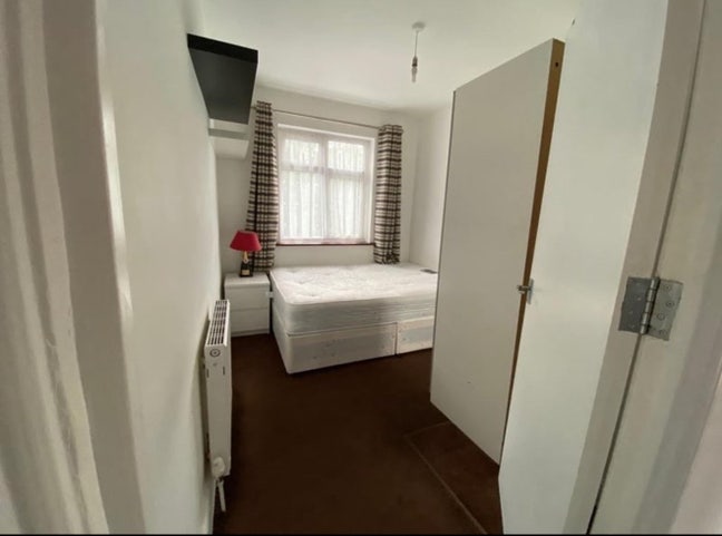 Bright Room for Rent in Willesden Green Main Photo