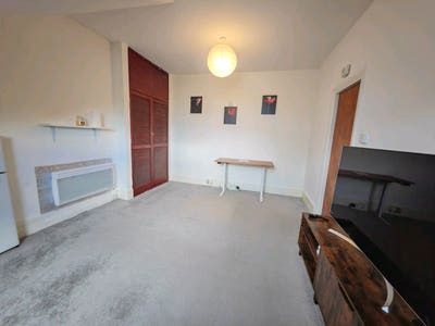 Large double room Balham Main Photo