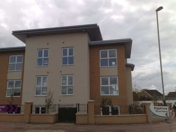 Double room in two bedroom flat near GCHQ Main Photo