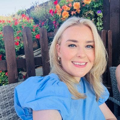 Hi I’m Danielle, I’m 40 and looking to re... Main Photo