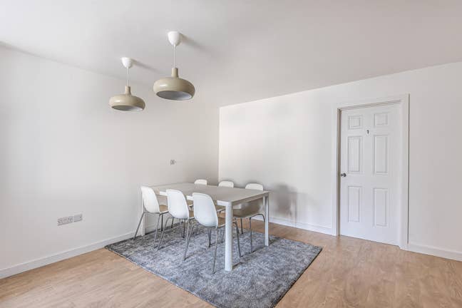 Double Room in Stylish Cowley House Share Main Photo