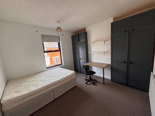 6 Bed(One Large Room)Professionals & Students Main Photo