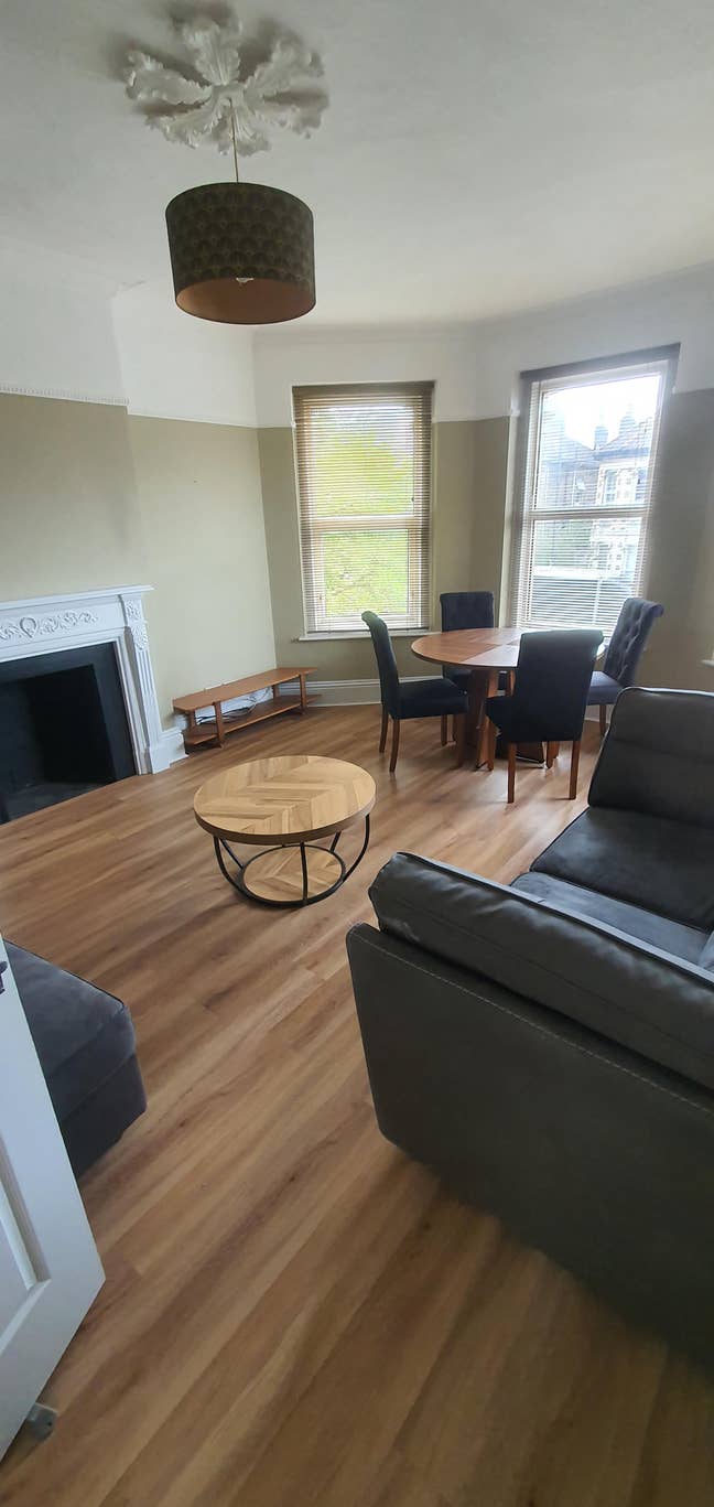 Large 4 bed maisonette  Main Photo