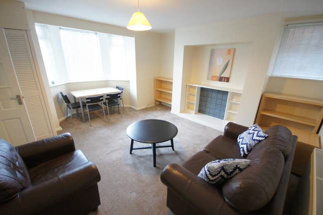 Beautiful 1 bedroom garden flat Main Photo