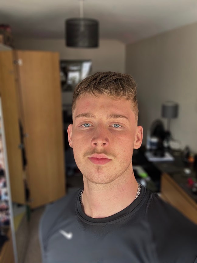Tidy, easy-going housemate looking for room x Main Photo