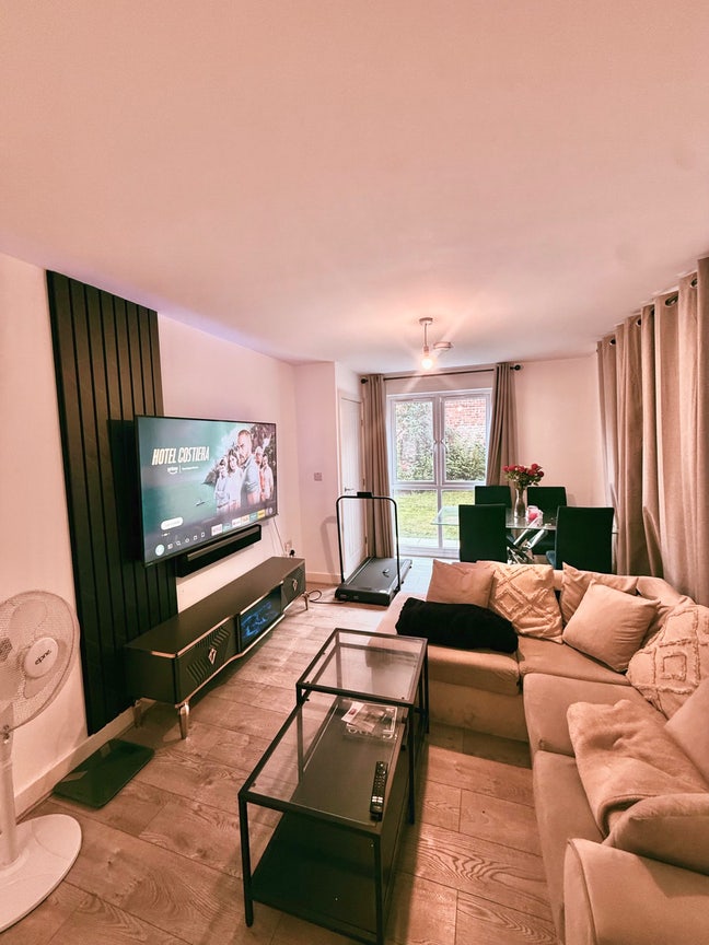 1-Bedroom Furnished Flat  - Bills Included Main Photo