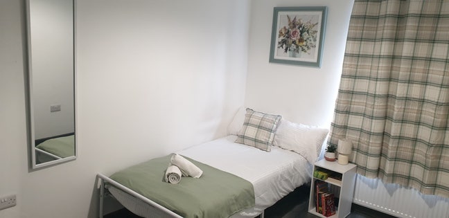 Room in shared house available Main Photo