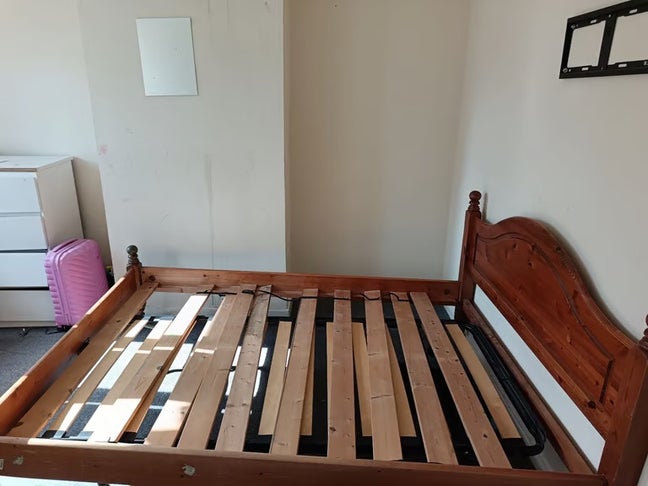 ✨ Spacious Double Room in a 2-Bed House –M11 Main Photo