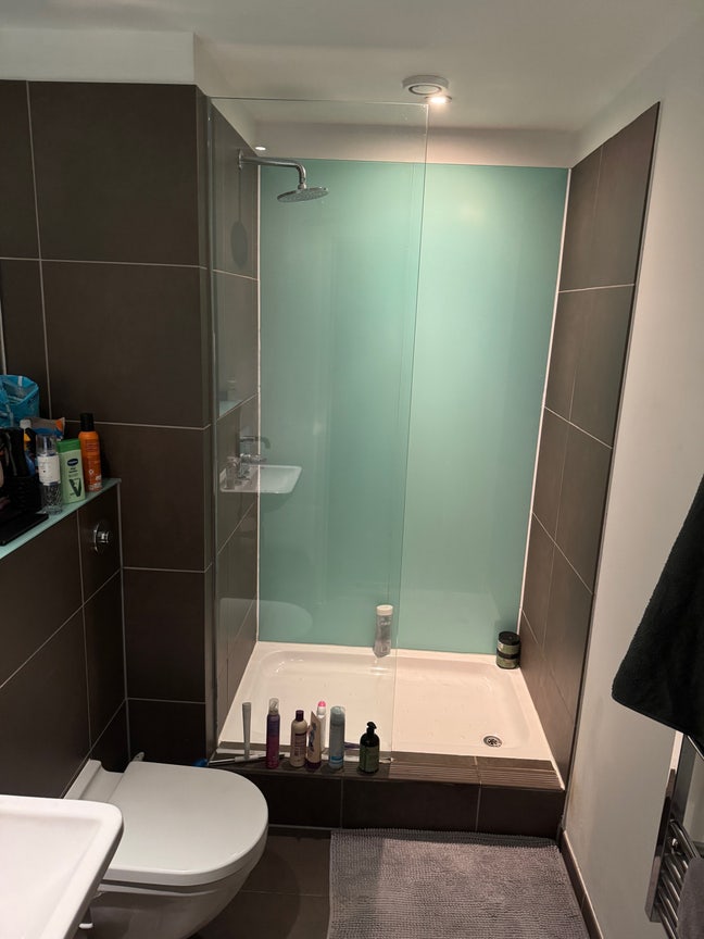Double room with en-suite  Main Photo