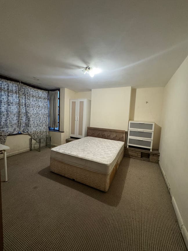 2 king size double bedroom for rent. Main Photo