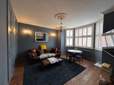 Btful ‘Chic’ Victorian Flat Nr Beach…Avail August Main Photo
