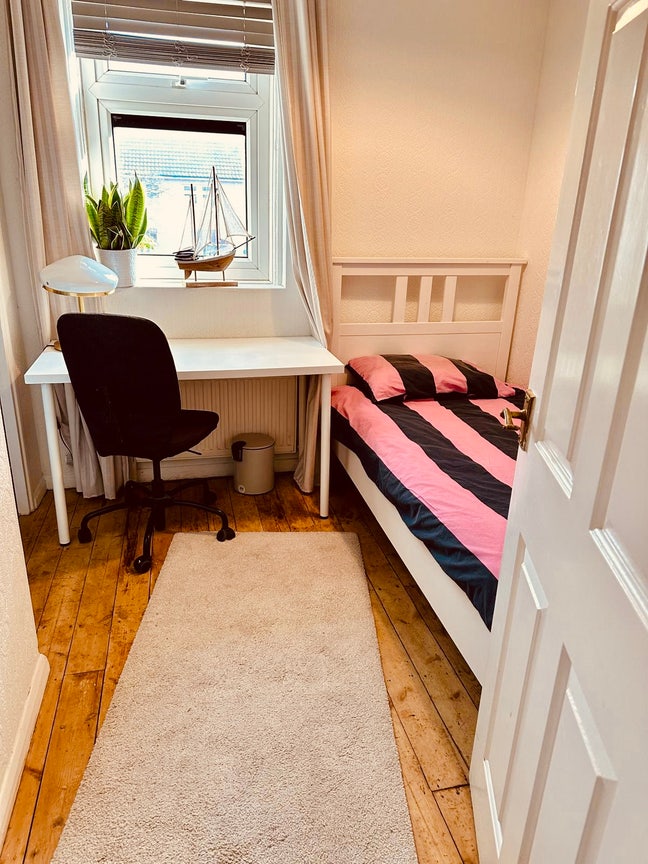 Spacious Room Near Addenbrooke’s &Train Station Main Photo