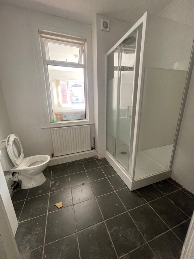Room Available in Hyde Park Main Photo
