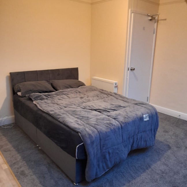 Double room  with WiFi to let   YO17 Main Photo