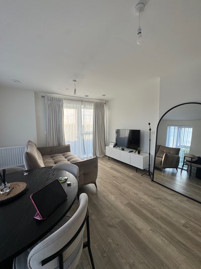  2 bedroom 2 bath new build apartment goodmayes  Main Photo