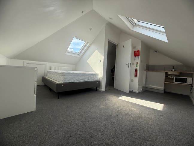 Room for rent in Goodmayes all bills included Main Photo