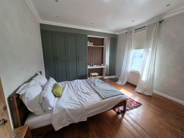 Extra Large room - short term let - bills included Main Photo