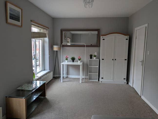 Two Rooms Available  Main Photo