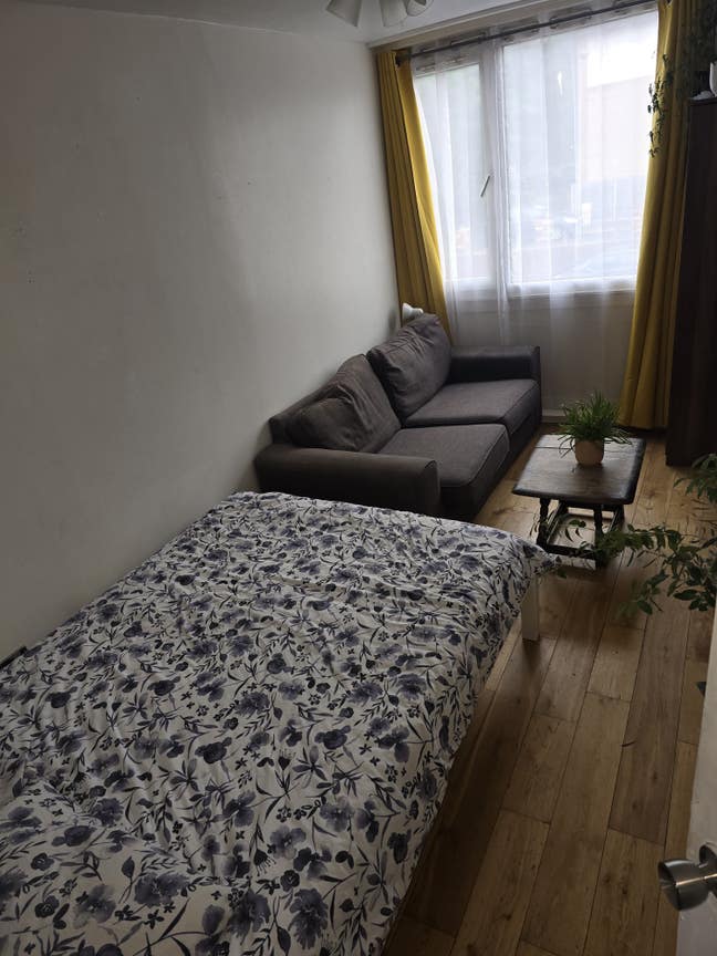 Big and beautiful double room available in Roehamp Main Photo