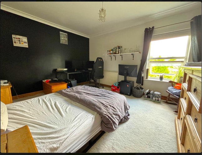 Double bedroom for Rent Main Photo