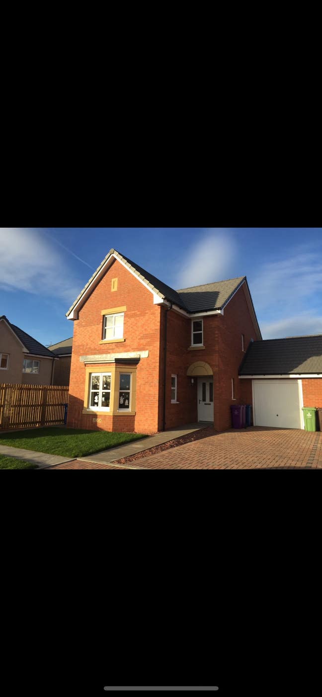 One room in a 4 bed house for rent Main Photo