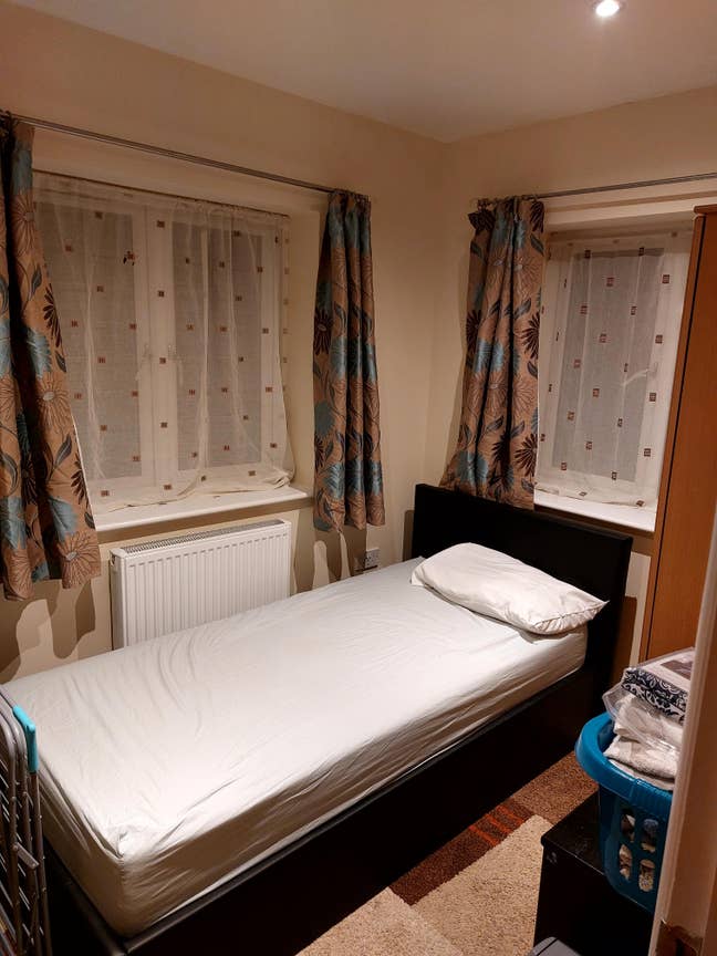 Rooms to let in Camberley  Main Photo